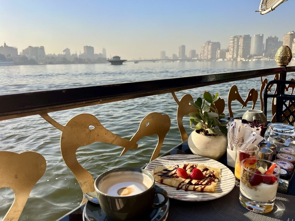 petit déjeuner au bord du Nil, Le Caire