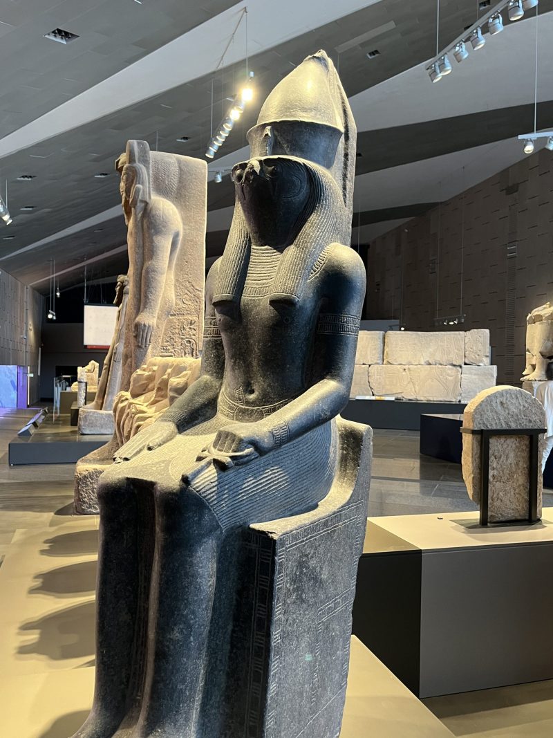 Statue du dieu Horus, Grand Musée Egyptien du Caire