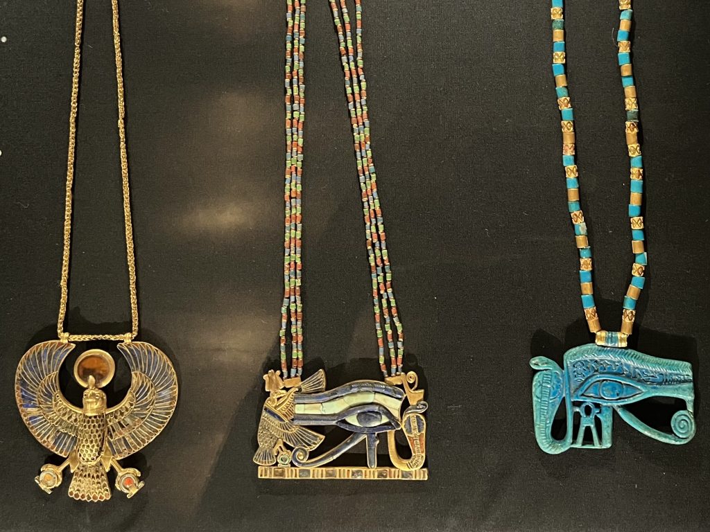 colliers de Toutankhamon,Grand Musée Egyptien du Caire